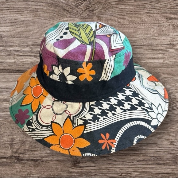 GANZ Accessories - Retro-Style Flower Power Bucket/Sun Hat by Ganz